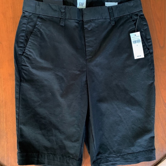 Gap Bermuda Shorts, Mid Rise, size 0 NWT - Picture 3 of 5